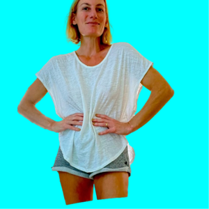 Flowy Beyond Yoga white T-shirt.